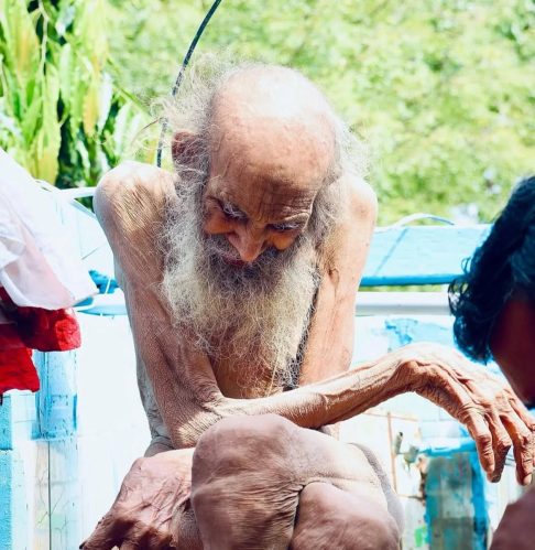 Além disso, os relatos de que Siyaram Baba teria 188 anos foram obviamente  desmentidos pela imprensa indiana.
