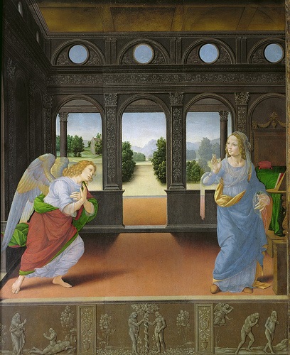 "A Anunciação", de Lorenzo di Credi, criada em 1480, é uma arte do Renascimento italiano que retrata o momento em que o anjo Gabriel anuncia à Virgem Maria sua missão divina. A obra destaca-se pelo uso da perspectiva e pela serenidade das figuras em  cenário arquitetônico detalhado.-domínio público