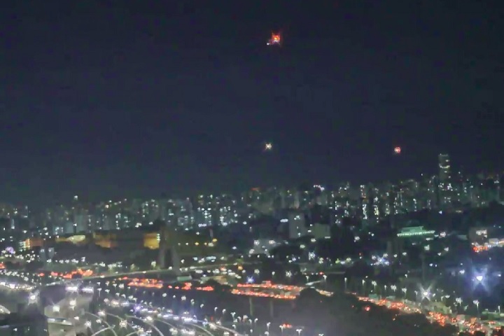 Lívia Andrade contou ao Fantástico na ocasião que chegou a se despedir do irmão, achando que não sobreviveria. Segundo ela, pelo fato de o avião estar baixo, o celular voltou a ter sinal e foi aí que conseguiu mandar mensagem para o irmão.