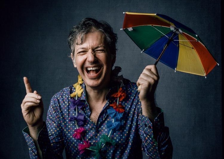 Alceu Valença é casado desde 2004 com a advogada carioca Yanê Montenegro. Ele é pai de quatro filhos - Ceceu (foto), Juba, Clara e Rafael. Os dois primeiros seguiram carreira na música.