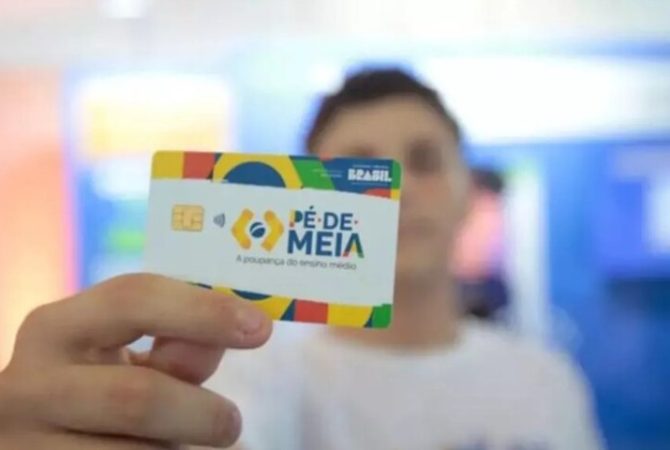 Pé-de-Meia: MP do governo inclui programa no piso obrigatório da educação