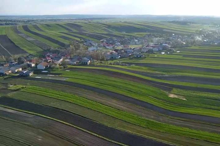Vila Sułoszowa, Polônia - Reprodução do Youtube Canal Agro é Bruto