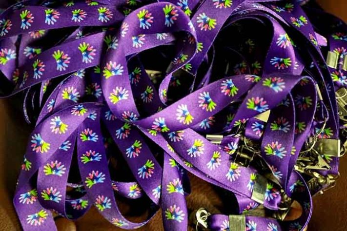 Cordão de fita de identificação para pessoas com doenças raras