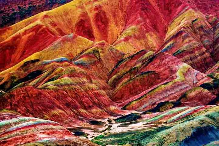 Parque Geológico Nacional Zhangye Danxia, província de Gansu, na China - Imagem de billbtbillb por Pixabay