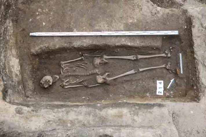 Lápide de cavaleiro medieval é descoberta em Gdansk, na Polônia - Reprodução do X @HistoriaEmDest