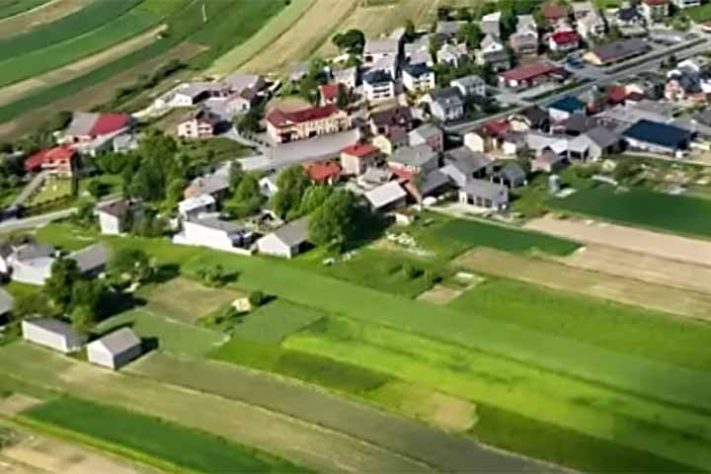 Vila Sułoszowa, Polônia - Reprodução do Youtube Canal Agro é Bruto