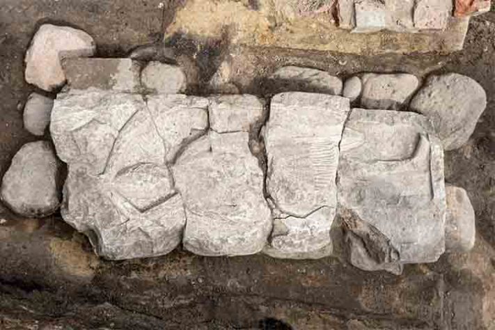 Lápide de cavaleiro medieval é descoberta em Gdansk, na Polônia - Divulgação