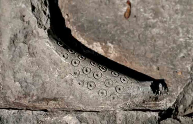 Lápide de cavaleiro medieval é descoberta em Gdansk, na Polônia - Divulgação