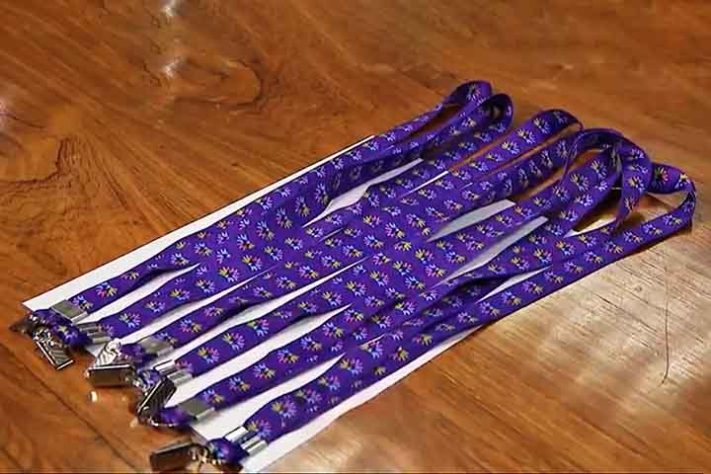 Cordão de fita de identificação para pessoas com doenças raras