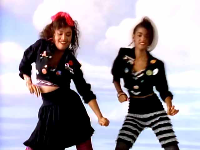 O Miami Bass Ã© um subgÃªnero do hip hop e da mÃºsica eletrÃŽnica que surgiu no inÃ­cio dos anos 1980 em Miami, na FlÃ³rida, nos Estados Unidos. O estilo tambÃ©m Ã© conhecido como "booty music" e se caracteriza por batidas graves, aceleradas e danÃ§antes, alÃ©m de letras irreverentes. 
