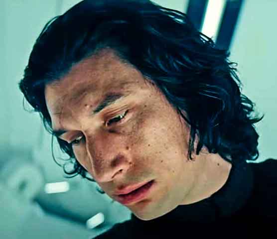 O grande salto de Driver para o cinema aconteceu em 2015, quando foi escalado para interpretar Kylo Ren, o vilão da nova trilogia de "Star Wars".  Sua interpretação complexa do filho de Han Solo e Leia Organa lhe trouxe notoriedade global, além de uma legião de fãs e uma série de novos projetos.