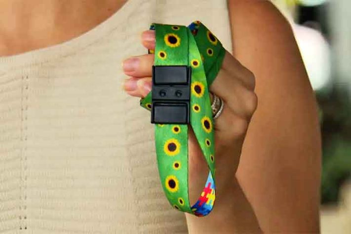 Cordão de fita de identificação para pessoas com doenças raras