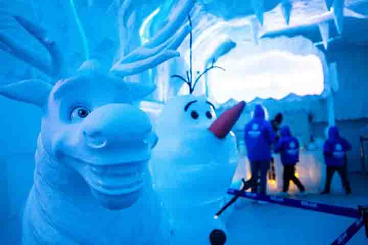 O Dreams Ice Bar de Olímpia é um local de gelo temático, queoferece uma experiência única com temperaturas abaixo de zero, esculturas de gelo, iluminação especial e música ambiente.