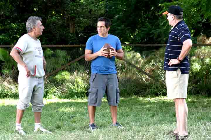 Em 2004, retornou como Greg Focker em "Entrando numa Fria Maior Ainda", ampliando os conflitos familiares e o sucesso da comédia. Seu pai foi interpretado por Dustin Hoffman, enquanto sua mãe era Barbra Streisand.