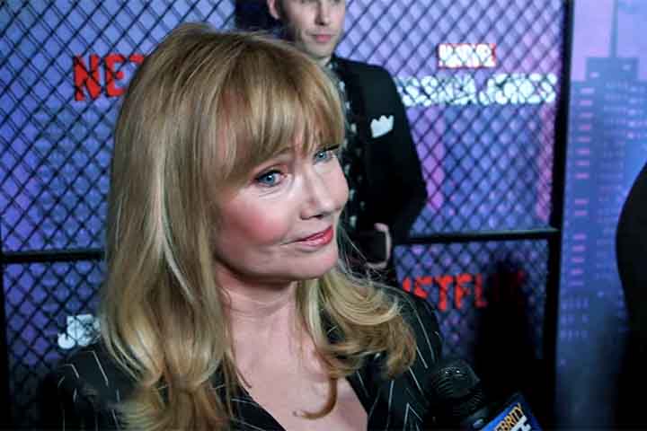 O recente thriller â??Saint Clareâ? representa uma retomada mais incisiva em sua carreira. Ela interpreta Gigi, uma figura misteriosa em um filme centrado em uma jovem assassina com motivaÃ§Ãµes religiosas. A obra Ã© baseada no livro de Don Roff 
