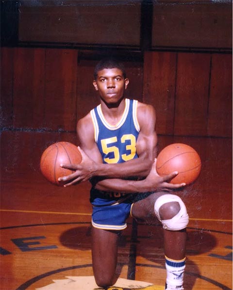 Em seguida, ganhou uma bolsa de estudos integral para futebol americano na Western Michigan University. Por lá, teve seu primeiro emprego na indústria do entretenimento, ao trabalhar como um artista para WJRT em Flint, Michigan.