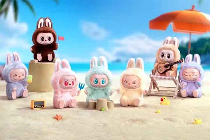 Embora tenha sido criado por Kasing Lung no início de 2010, o personagem Labubu ganhou projeção internacional a partir de 2018, justamente quando começou a ser produzido em larga escala pela Pop Mart. 
-Divulgação