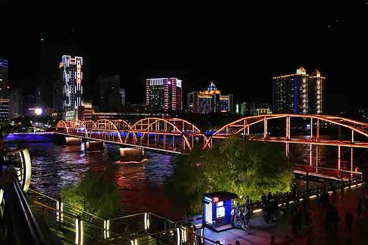 O parque fica localizado perto da cidade de Zhangye, na província de Gansu.-Pieceofmetalwork/Wikimédia Commons