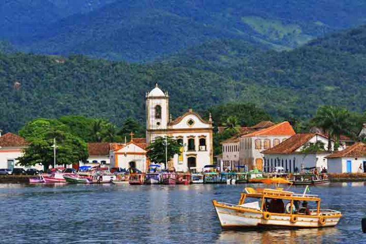 Paraty – Cultura e Biodiversidade (RJ) - Locais brasileiros já reconhecidos como Patrimônio Mundial da Unesco - Rezieredegobi/Wikimédia Commons