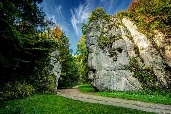 Portão de Cracóvia no Parque Nacional Ojcowski - Vila Sułoszowa, Polônia - Aneta Pawska /Wikimédia Commons