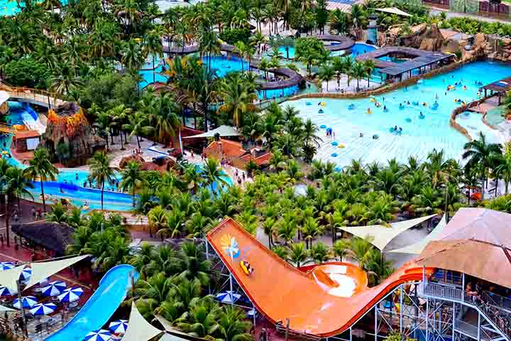 Em 2014, a cidade de Olímpia foi reconhecida como Estância Turística, consolidando sua importância no cenário nacional. O parque conta com toboáguas, piscina de surf 180º, montanha-russa aquática, duas praias artificiais, rio lento, área infantil e hidro spa.
