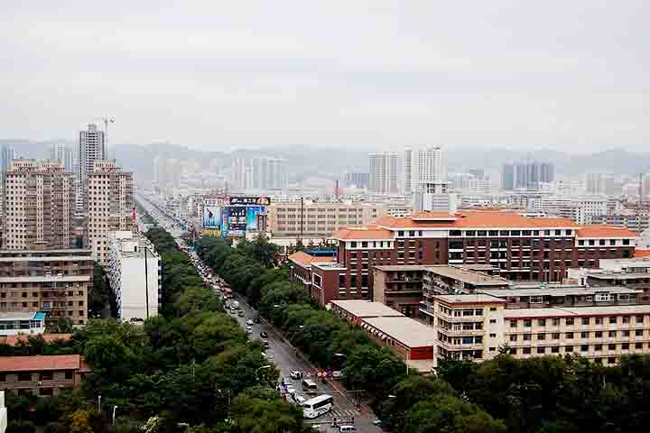 A província de Gansu, onde o parque está situado, é uma região de grande importância histórica e geográfica na China.-Sigismund von Dobschütz/Wikimédia Commons