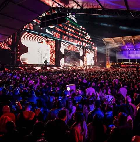 Na edição de 2025, a 37ª da história, a festa contou com o seu maior palco, com cerca de 30?m de largura e mil lâmpadas de LED. Assim, inaugurou uma nova era visual e sonora para os shows.