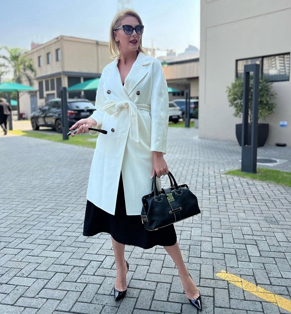 Ela também é conhecida por ser a modelo com as pernas mais longas do mundo, com 1 metro e 20 centímetros de comprimento, tendo feito parte do Guinness Book nessa categoria em 2000.-Reprodução/Instagram @ahickmann