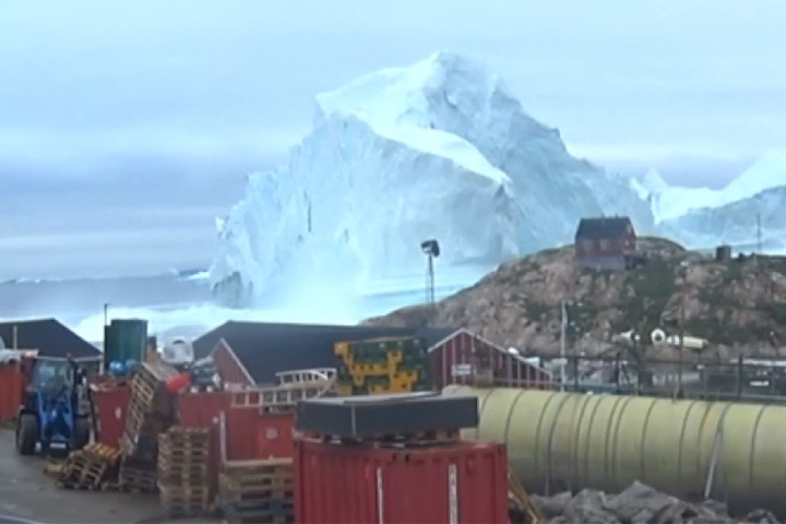 Situações semelhantes já ocorreram na região. Em 2018, um iceberg de proporções parecidas — com aproximadamente 11 mil toneladas — pairou no mesmo porto e pôde ser visto até mesmo do espaço.
