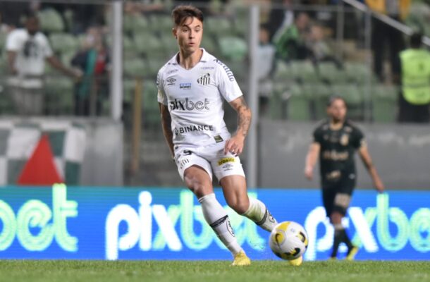 Vinícius Zanocelo retorna ao Santos, mas futuro permanece indefinido