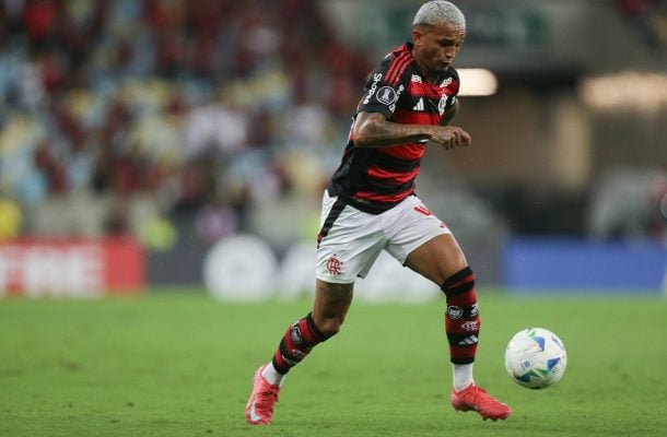 Roma inicia negociação com Flamengo por Wesley