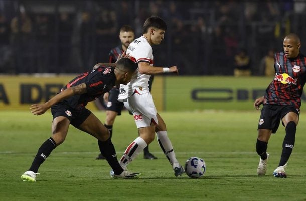 São Paulo completa dois meses sem vencer no Brasileirão