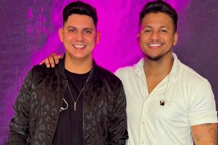 Dupla sertaneja Felipe e Matheus viralizou em 2024 ao fazer show sem plateia