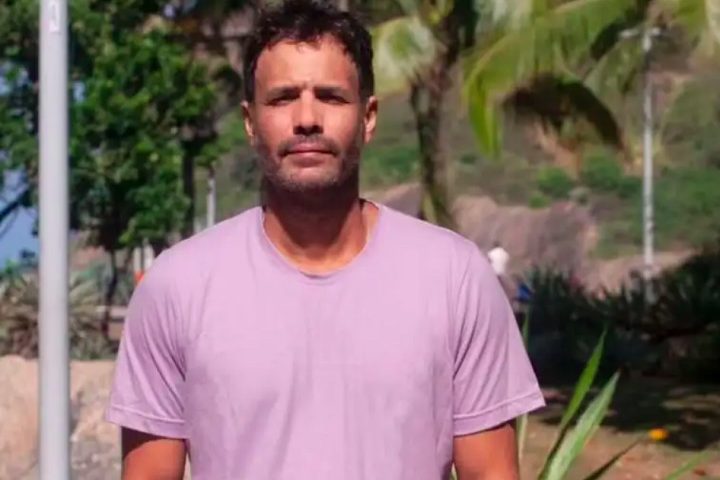 Segundo o comunicado, "houve uma complicação no pós-operatório, o que exigiu uma nova intervenção cirúrgica."