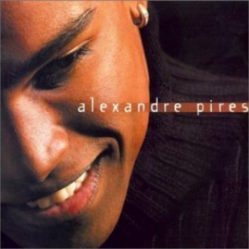 No início dos anos 2000, Alexandre iniciou carreira solo. Seu álbum de estreia, lançado em julho de 2001, saiu em versão bilingue: "É Por Amor" (Português) e "Alexandre Pires" (Espanhol).