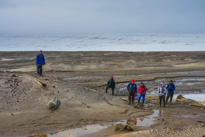 A missão tinha como objetivo principal estudar o permafrost e a criolitozona, mas acabou surpreendendo os especialistas.