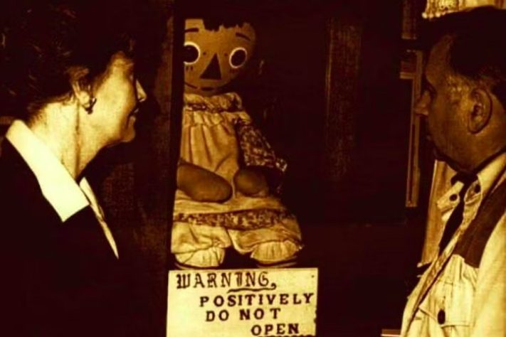 Ed e Lorraine Warren - boneca Annabelle