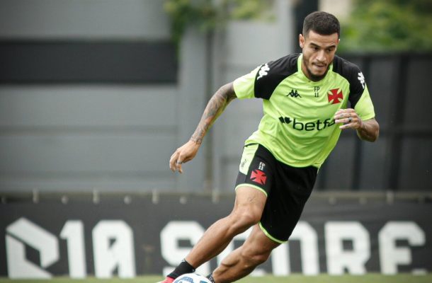Coutinho aparece no BID da CBF e está à disposição do Vasco para o clássico
