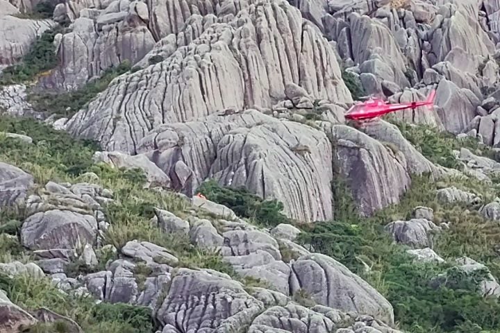 Grupo se perde no Pico das Agulhas Negras e é resgatado de helicóptero
