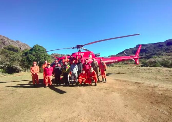 Grupo se perde no Pico das Agulhas Negras e é resgatado de helicóptero