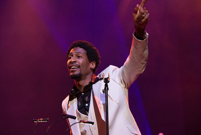 Jon Batiste fará estreia no Rock in Rio 2026