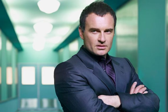 Julian McMahon em 