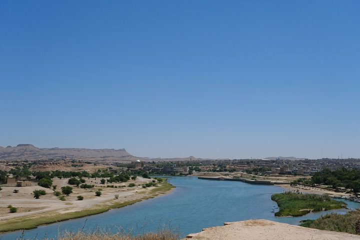 A região dos Zagros abriga alguns dos maiores campos de petróleo e gás do mundo, como Kirkuk, no Iraque, e Khuzistão, no Irã.