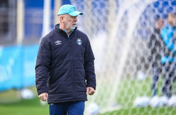Mano Menezes indica caminho para Grêmio se classificar na Sul-Americana