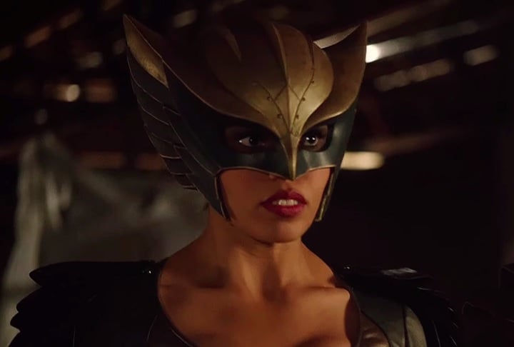 Kendra Saunders foi uma das personagens principais na série de TV "Lendas do Amanhã", interpretada por Ciara Renée. Também apareceu nas séries "The Flash" e "Arrow".