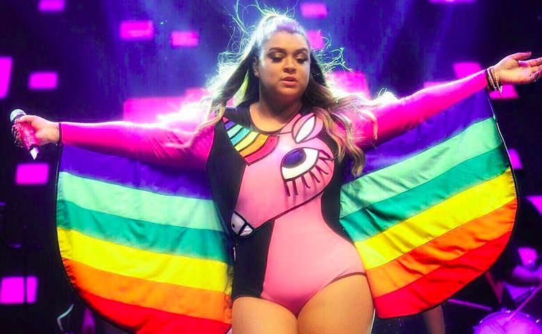 A artista se tornou um ícone da comunidade LGBTQIAPN+ no Brasil, frequentemente presente em eventos como a Parada do Orgulho LGBT+.