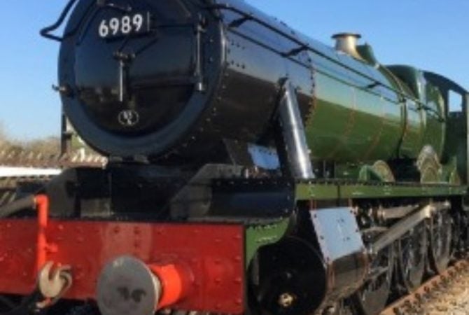 Após confirmação de atores do elenco, série de Harry Potter define o trem que transporta os bruxos
