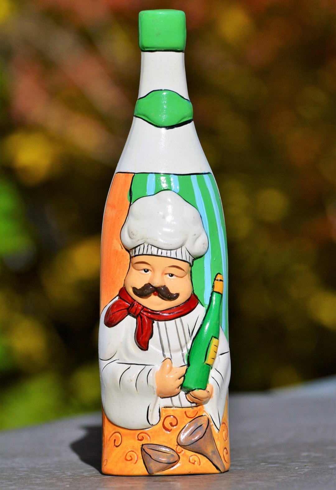 Mesmo com tantos benefícios, o uso excessivo do vinagre pode causar desgaste dental ou irritação estomacal. O ideal é utilizá-lo com equilíbrio.