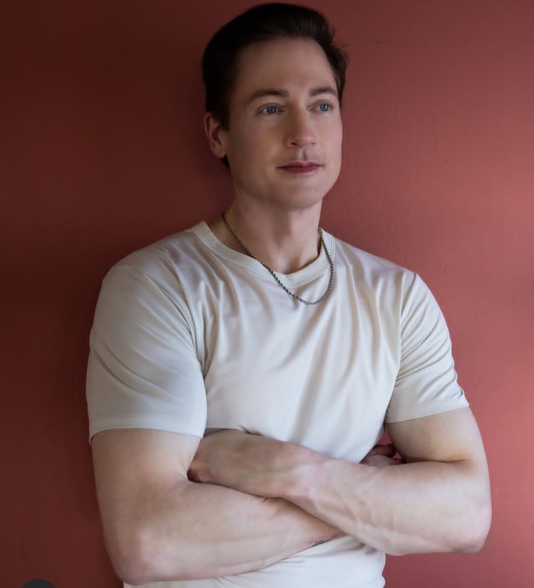 Além disso, um dos médicos que cuidam de Bryan se demitiu por nao concordar com a dieta alimentar e os suplementos tomados pelo paciente. Bryan consome 54 comprimidos por dia, incluindo vitaminas e remédios. 