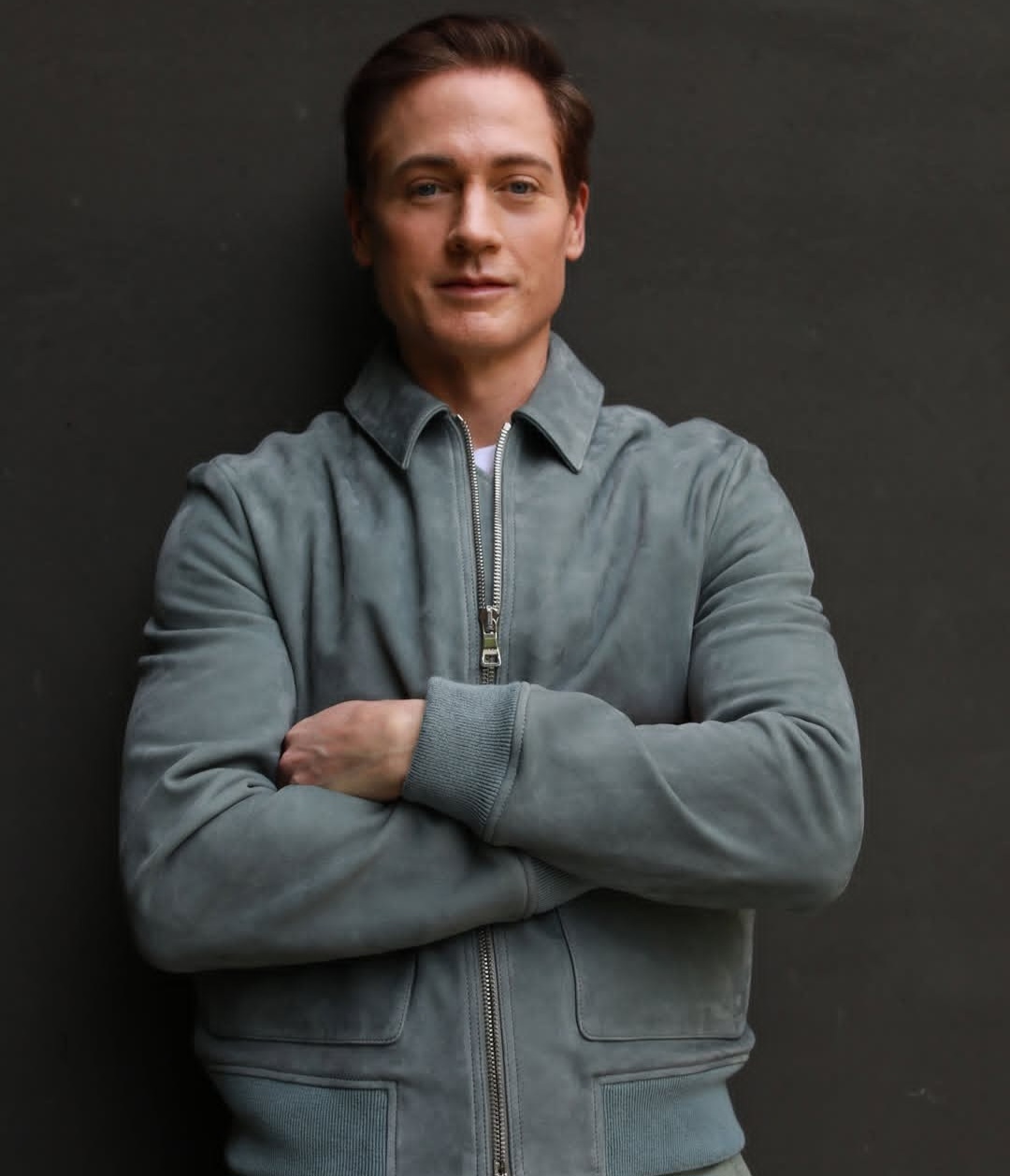 "Imagine se ninguém envelhecesse mais. Isso ia mudar o mundo", diz. Para conseguir ficar "jovem", ele segue uma série de normas para tentar alcançar esse sonho do rejuvenescimento.  